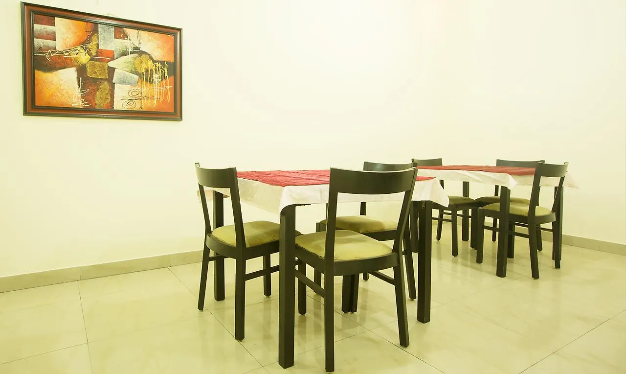 *** Hotel Treebo Neo Residency - Huda City Centre Gurgaon India