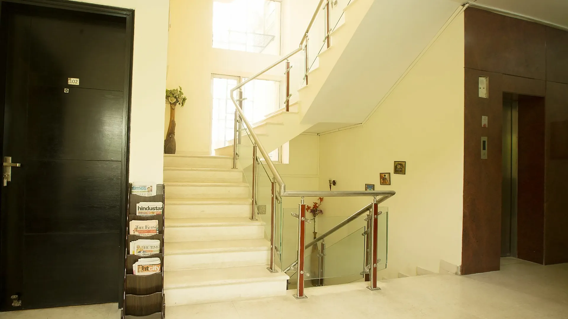 Treebo Neo Residency - Huda City Centre Gurgaon 3*,  India